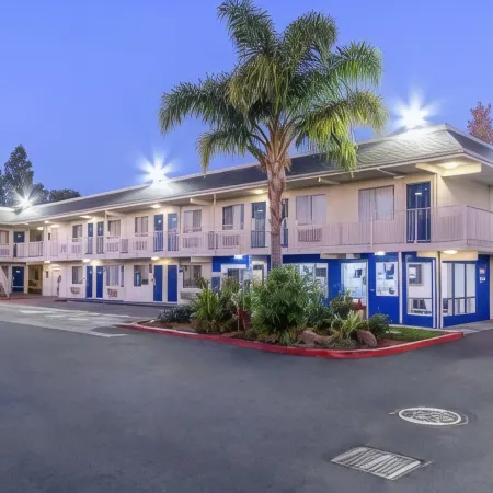 Motel 6 Hayward, CA- Silicon Valley Gateway