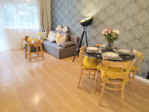 2 Single Beds, 1 BR Apartment Hotels in Newmarket