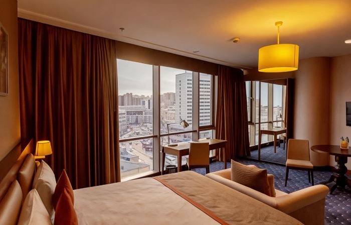 Parkside Hotel & Apartments
