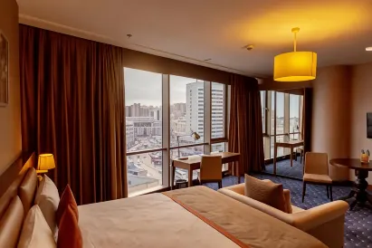 Parkside Hotel & Apartments