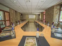Logis Hotel l'Hôtel des Bains - Salles-la-Source Hotels in Aveyron
