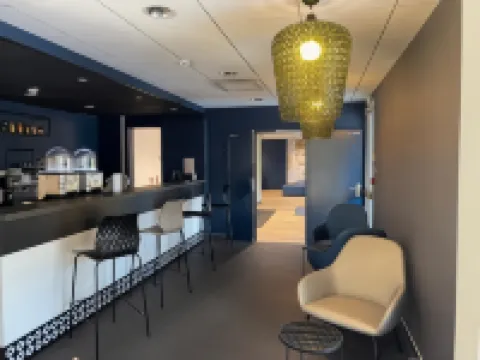 瓦朗斯北部基里亞德德德瑞酒店-布爾格萊瓦朗斯 得弘酒店