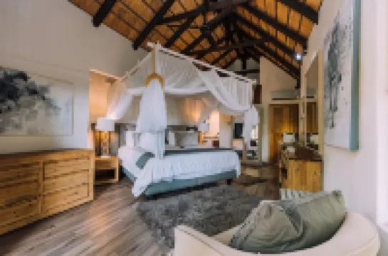 คารองเว - คูนามี ซาฟารี ลอดจ์