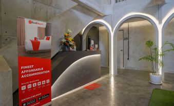 RedDoorz Plus Near Kawasan Sam Poo Kong Semarang