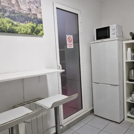 Hostal Elkano Отели рядом с достопримечательностью «Крепость Монжуик»