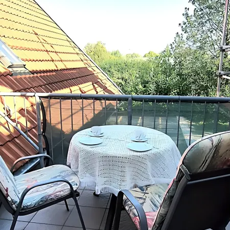 Cozy apartment centrally located with separate entrance and parking. Hotels in Jever