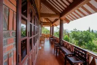 Bai Tu Long Mountain Resort Hôtels à : Vân Đồn District
