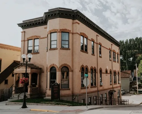 Town Hall Inn Hotéis em Lead
