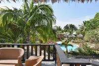 Dolphin House Resort Moalboal - Rooftop Pools