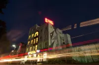 Hotel Catnap Hotel in zona Black Thunder Theme Park