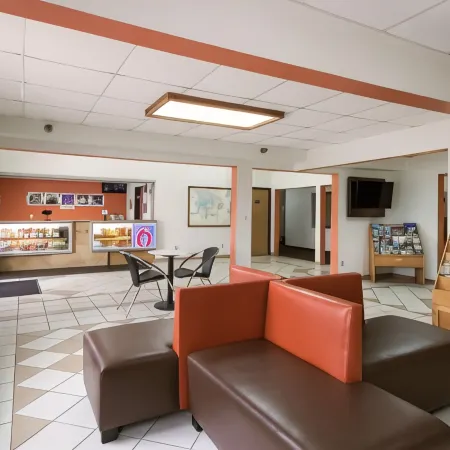 Motel 6 Davenport, IA