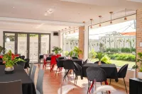 California Hotel โรงแรมในด่าหลัต