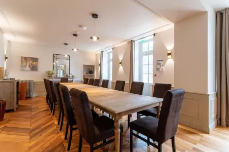 Manoir de Villamont Отели в г. Савиньи-ле-Бон