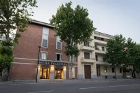 Hotel Poledrini Hotels near Colonna antica