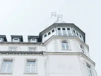 Best Western Hotel Kurfuerst Wilhelm I Hotel dekat Man walking to the sky