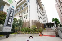 Kaohsiung International Plaza Hotels in Kaohsiung Siaogang Airport