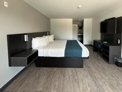 Studio 6 Lake Elsinore, CA Hotels near historic downtown Lake Elsinore