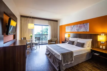 Hotel Panamby Guarulhos Отели в г. Гуарульюс