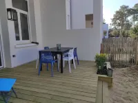 10 minutes by bike from the beach, new apartment in a pine forest