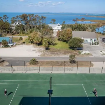 Top Floor with Penthouse Views! Beachfront- 2 Bdrm-2 Bath, 2 Pools and Hot Tub!