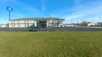 Super 8 by Wyndham Chenoa Hotels in Pontiac