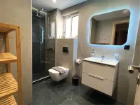 Nautilus Apartments Airport by Airstay - Bãi đậu xe
