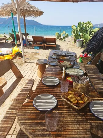 Beach Villa Next to the Waves