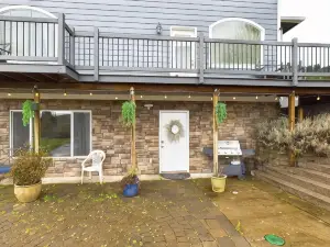 Beautiful Country Apartment, AC, Pickleball, Billiards, Playground, Gardens