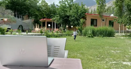 Mount Feast Hotel Skardu Отели рядом с Аэропорт Скарду