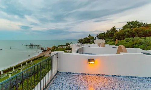 Baia Delphis Resort