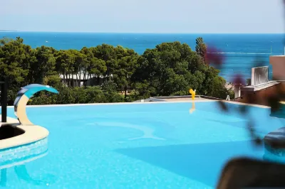 Apartments Bazar Hotels near Long Beach (Velika plaža)