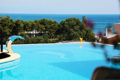 Apartments Bazar Hotels in Doni stoj