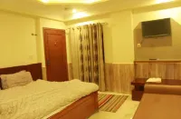 The Mall Street Hotel