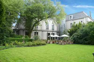 Fletcher Hotel Paleis Stadhouderlijk Hof Hotels near Oude Stadsbegraafplaats