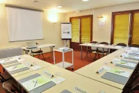 Campanile Saintes Hotels in Saint-Vaize
