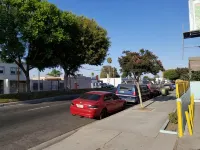 Rose Motel - parking
