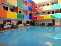 Fave Hotel Angeles City formerly Hotel America - Rooftop Pools