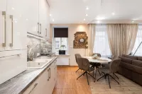 Baltic Amber in Diplomatic District & Free Parking