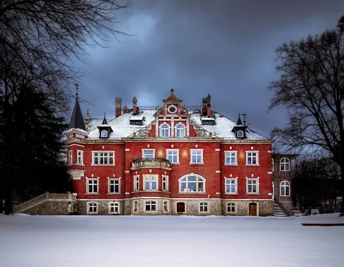 Hotel Dębowy Biowellness & Spa Góry Sowie Hotels in Dzierżoniów