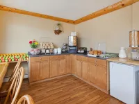 Super 8 by Wyndham Valemount Hotels in Valemount