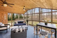 Greenport Village walking distance to all Hotels in Greenport West