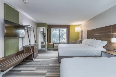 Holiday Inn Express & Suites South Bend - Notre Dame Univ. Hotels near Duncan Hall