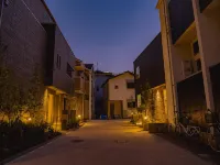 Bond Base - Bungalows