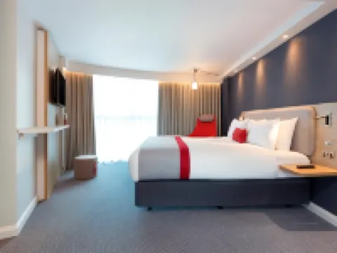 Holiday Inn Express SOUTHAMPTON M27, JCT.7 by IHG Hotels near University of Southampton Highfield Campus