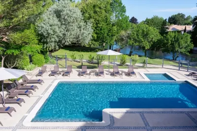 Domaine de la Petite Isle - Luberon Hotels near La Source de La Sorgue