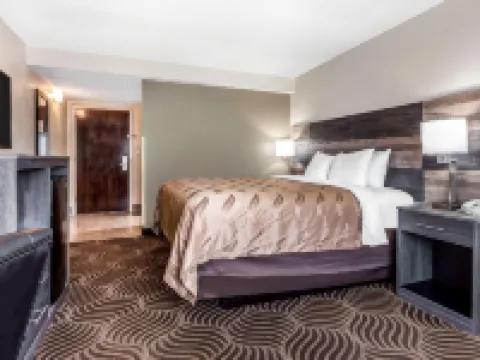 Quality Inn & Suites Hotels in Salisbury