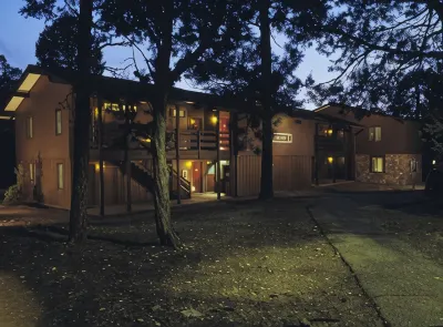 Maswik Lodge South Hotels near Yavapai Observation Station