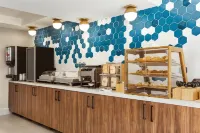 La Quinta Inn by Wyndham Columbia NE / Fort Jackson - breakfast