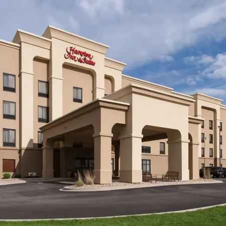 Hampton Inn & Suites Cedar Rapids - North