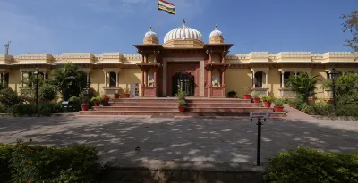 Amar Mahal Hotels near Jehangir Mahal